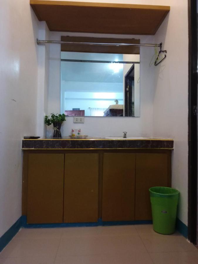 Pete'S Inn Roxas City Exterior foto